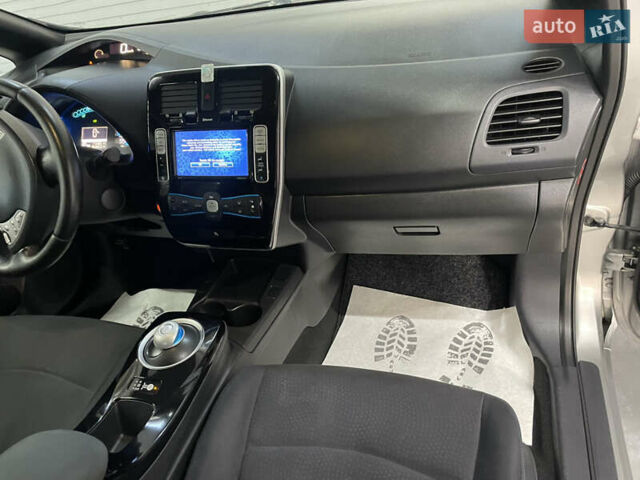 Серый Ниссан Лиф, объемом двигателя 0 л и пробегом 117 тыс. км за 6800 $, фото 33 на Automoto.ua