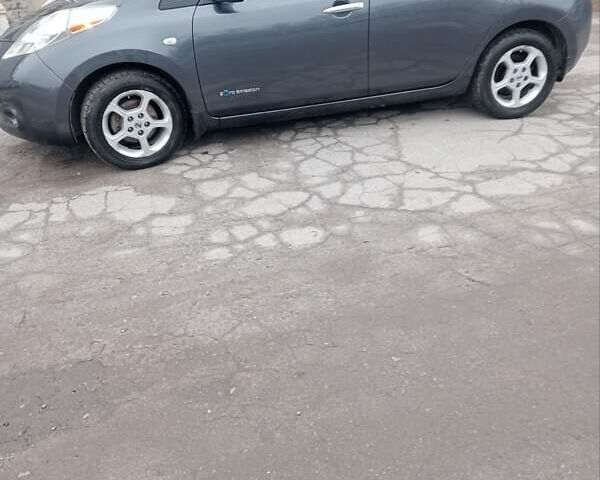 Сірий Ніссан Ліф, об'ємом двигуна 0 л та пробігом 140 тис. км за 6500 $, фото 2 на Automoto.ua