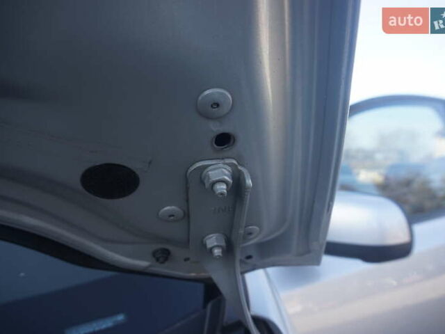 Серый Ниссан Лиф, объемом двигателя 0 л и пробегом 193 тыс. км за 5555 $, фото 51 на Automoto.ua