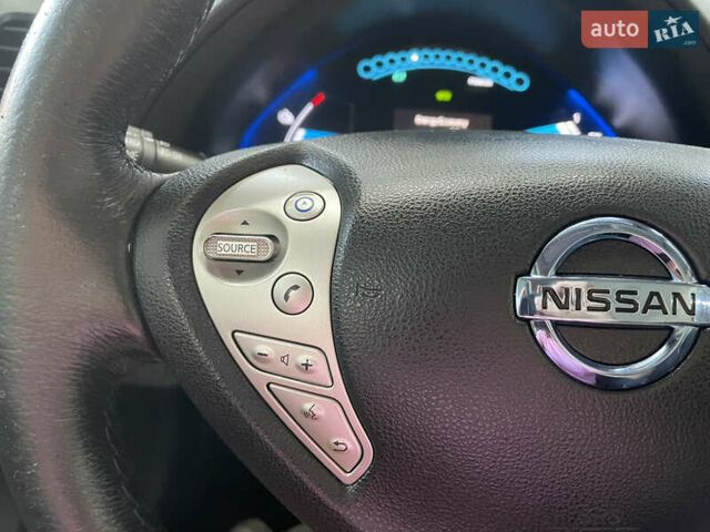 Ниссан Лиф 2013 в Стрые на Automoto.ua Серый Ниссан Лиф, объемом двигателя 0 л и пробегом 118 тыс. км за 6800 $, фото 31 на Automoto.ua