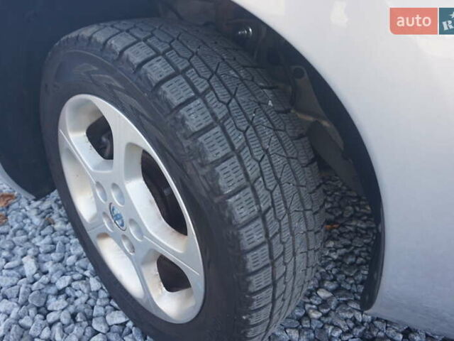 Серый Ниссан Лиф, объемом двигателя 0 л и пробегом 193 тыс. км за 5555 $, фото 58 на Automoto.ua