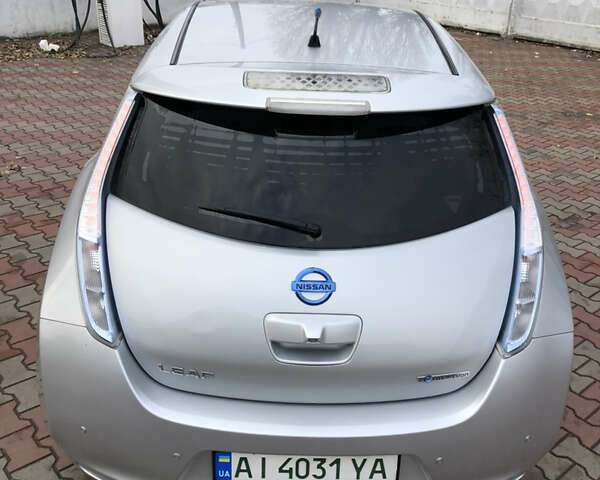 Серый Ниссан Лиф, объемом двигателя 0 л и пробегом 143 тыс. км за 4200 $, фото 7 на Automoto.ua