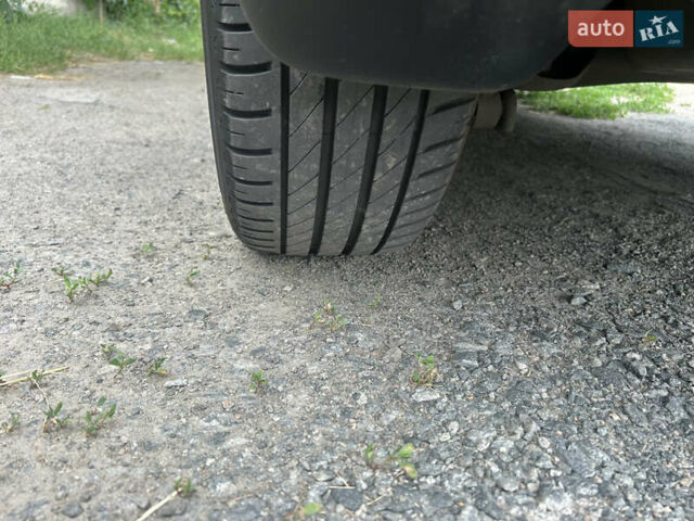 Серый Ниссан Лиф, объемом двигателя 0 л и пробегом 123 тыс. км за 7500 $, фото 1 на Automoto.ua