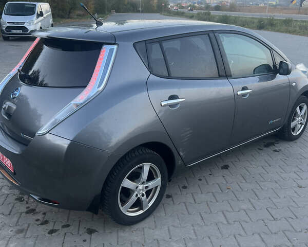 Серый Ниссан Лиф, объемом двигателя 0 л и пробегом 130 тыс. км за 6700 $, фото 10 на Automoto.ua