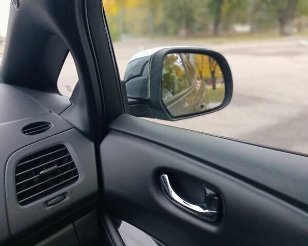 Серый Ниссан Лиф, объемом двигателя 0 л и пробегом 119 тыс. км за 8200 $, фото 10 на Automoto.ua