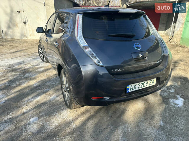 Сірий Ніссан Ліф, об'ємом двигуна 0 л та пробігом 200 тис. км за 13000 $, фото 3 на Automoto.ua