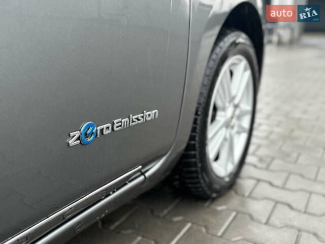 Серый Ниссан Лиф, объемом двигателя 0 л и пробегом 125 тыс. км за 6750 $, фото 39 на Automoto.ua