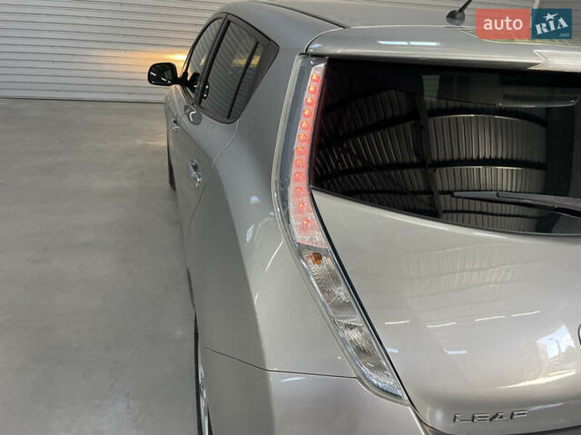 Серый Ниссан Лиф, объемом двигателя 0 л и пробегом 117 тыс. км за 6800 $, фото 11 на Automoto.ua