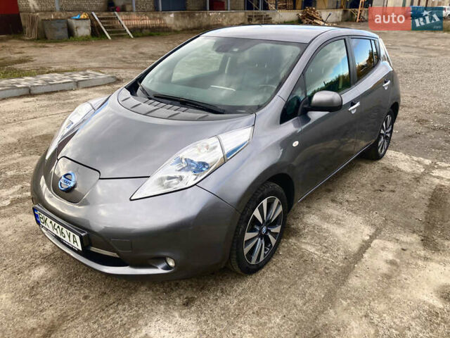 Сірий Ніссан Ліф, об'ємом двигуна 0 л та пробігом 129 тис. км за 8300 $, фото 2 на Automoto.ua