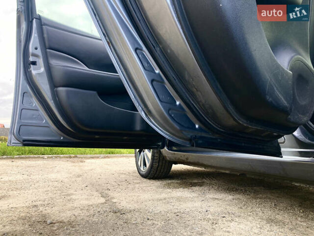 Сірий Ніссан Ліф, об'ємом двигуна 0 л та пробігом 129 тис. км за 8300 $, фото 17 на Automoto.ua