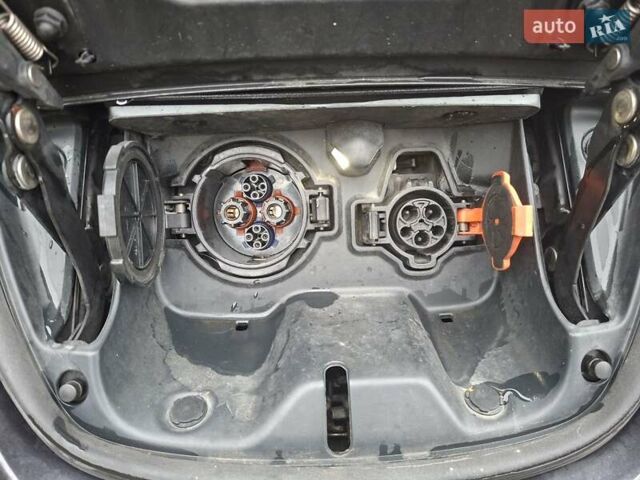 Серый Ниссан Лиф, объемом двигателя 0 л и пробегом 148 тыс. км за 5700 $, фото 34 на Automoto.ua