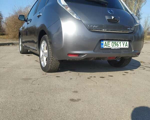 Серый Ниссан Лиф, объемом двигателя 0 л и пробегом 126 тыс. км за 7900 $, фото 3 на Automoto.ua