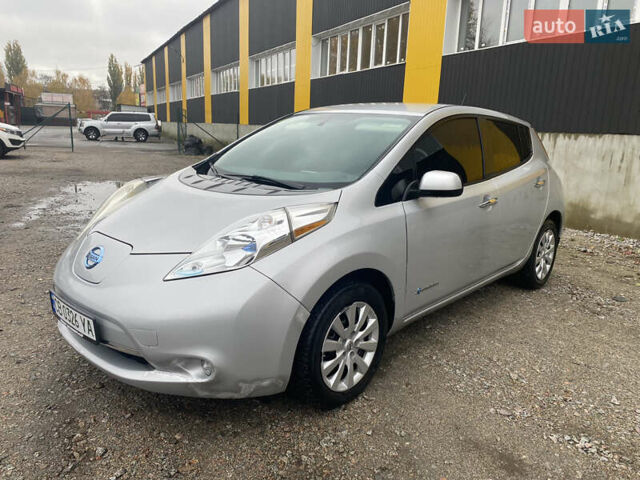 Ниссан Лиф 2013 в Нежине на Automoto.ua Серый Ниссан Лиф, объемом двигателя 0 л и пробегом 181 тыс. км за 5100 $, фото 14 на Automoto.ua