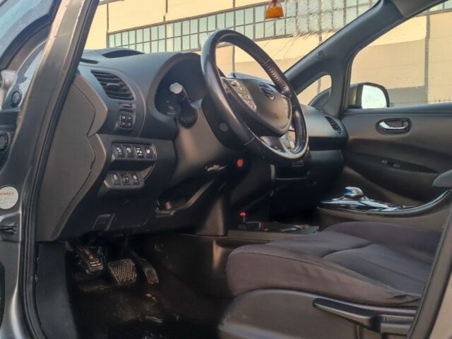 Серый Ниссан Лиф, объемом двигателя 0 л и пробегом 144 тыс. км за 5200 $, фото 1 на Automoto.ua