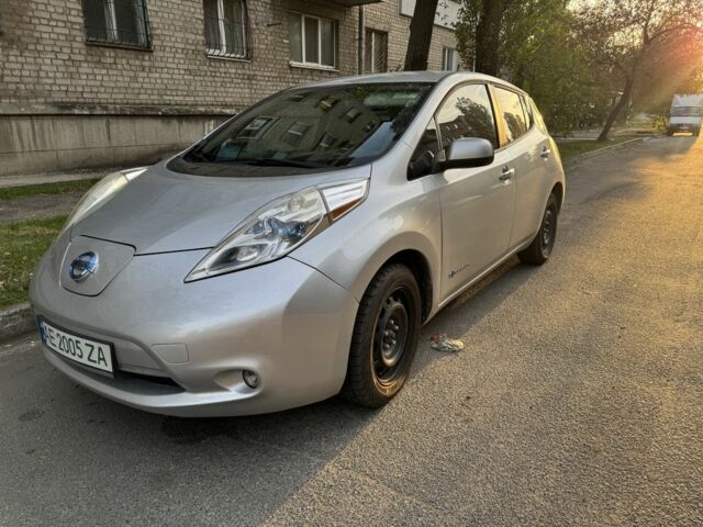 Серый Ниссан Лиф, объемом двигателя 0 л и пробегом 151 тыс. км за 6800 $, фото 2 на Automoto.ua