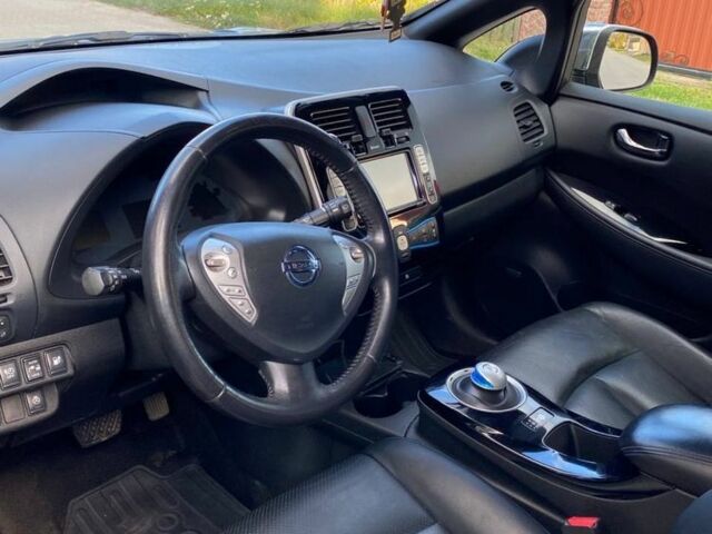 Ниссан Лиф 2013 в Житомире на Automoto.ua Серый Ниссан Лиф, объемом двигателя 0 л и пробегом 115 тыс. км за 6599 $, фото 5 на Automoto.ua