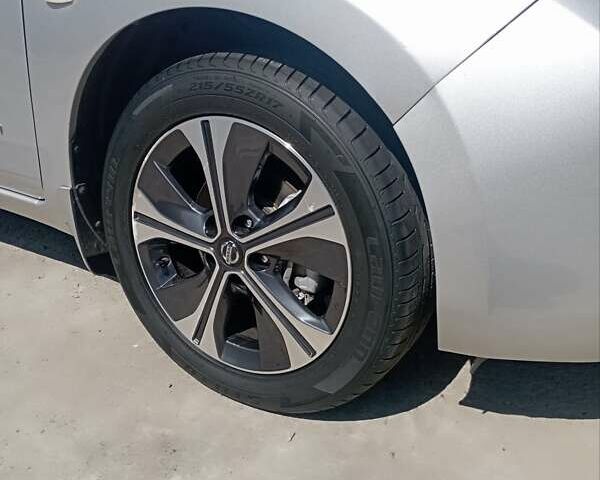 Серый Ниссан Лиф, объемом двигателя 0 л и пробегом 140 тыс. км за 13500 $, фото 2 на Automoto.ua