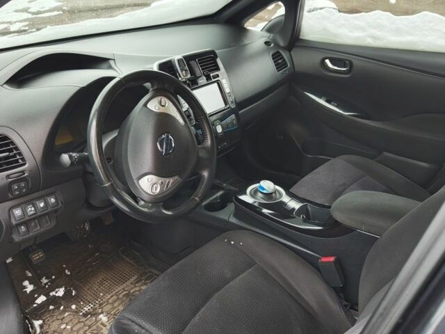 Серый Ниссан Лиф, объемом двигателя 0 л и пробегом 115 тыс. км за 6500 $, фото 11 на Automoto.ua