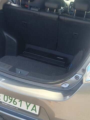 Серый Ниссан Лиф, объемом двигателя 0 л и пробегом 126 тыс. км за 7900 $, фото 8 на Automoto.ua