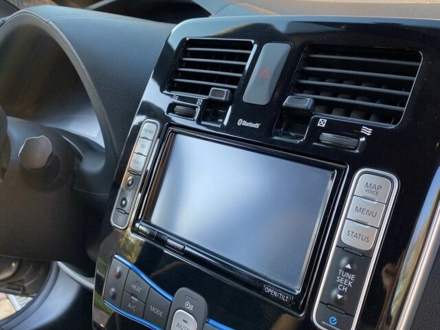 Серый Ниссан Лиф, объемом двигателя 0 л и пробегом 120 тыс. км за 7500 $, фото 3 на Automoto.ua