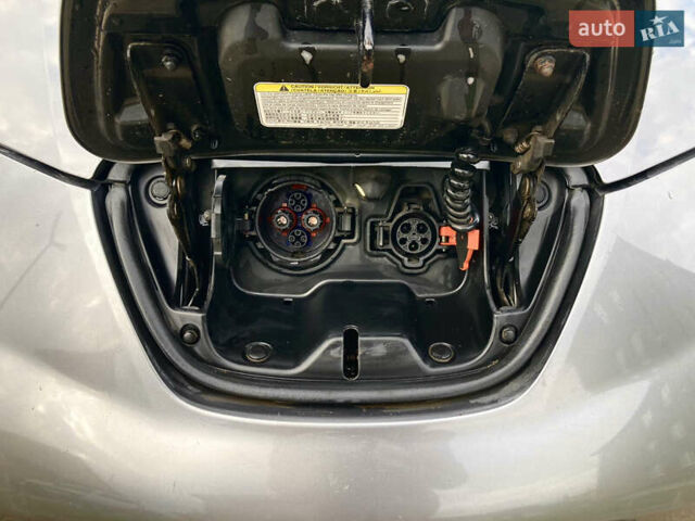 Сірий Ніссан Ліф, об'ємом двигуна 0 л та пробігом 129 тис. км за 8300 $, фото 44 на Automoto.ua