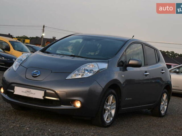 Серый Ниссан Лиф, объемом двигателя 0 л и пробегом 100 тыс. км за 5500 $, фото 1 на Automoto.ua