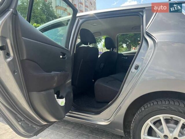 Сірий Ніссан Ліф, об'ємом двигуна 0 л та пробігом 67 тис. км за 5500 $, фото 10 на Automoto.ua