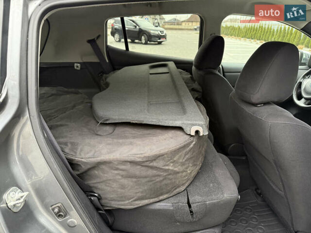 Сірий Ніссан Ліф, об'ємом двигуна 0 л та пробігом 126 тис. км за 5750 $, фото 38 на Automoto.ua
