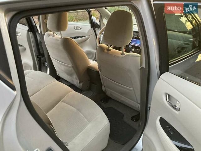 Серый Ниссан Лиф, объемом двигателя 0 л и пробегом 120 тыс. км за 4750 $, фото 12 на Automoto.ua