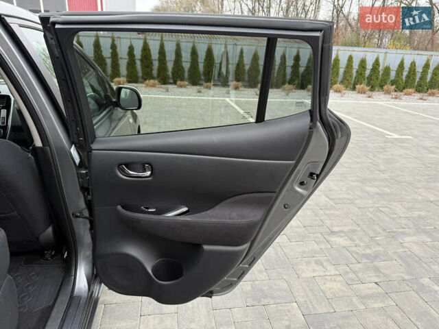 Сірий Ніссан Ліф, об'ємом двигуна 0 л та пробігом 126 тис. км за 5750 $, фото 36 на Automoto.ua