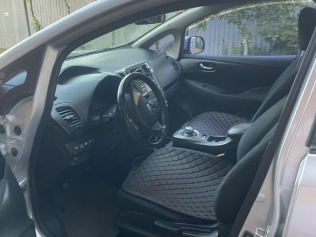 Серый Ниссан Лиф, объемом двигателя 0 л и пробегом 170 тыс. км за 6400 $, фото 4 на Automoto.ua