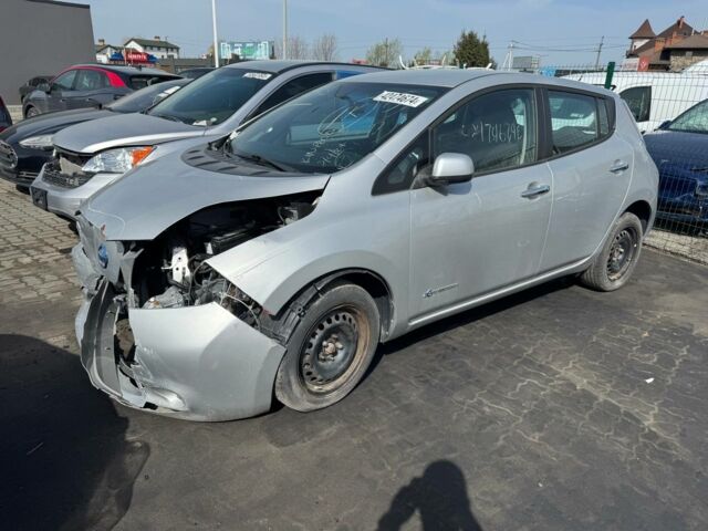 Серый Ниссан Лиф, объемом двигателя 0 л и пробегом 131 тыс. км за 4300 $, фото 1 на Automoto.ua