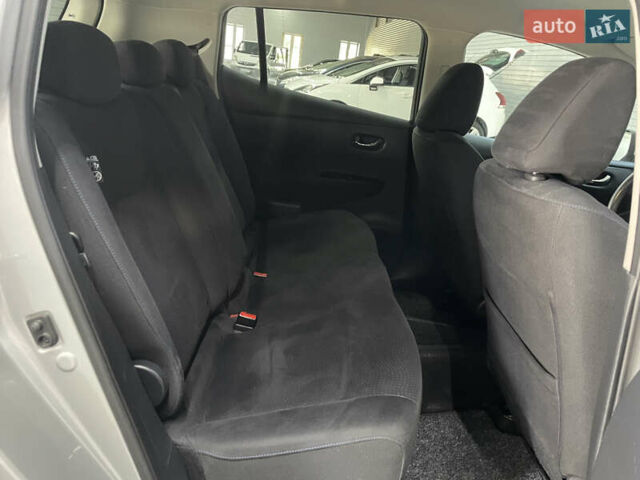 Серый Ниссан Лиф, объемом двигателя 0 л и пробегом 117 тыс. км за 6800 $, фото 30 на Automoto.ua