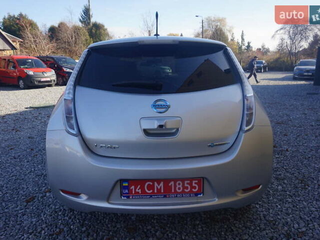 Серый Ниссан Лиф, объемом двигателя 0 л и пробегом 193 тыс. км за 5555 $, фото 16 на Automoto.ua