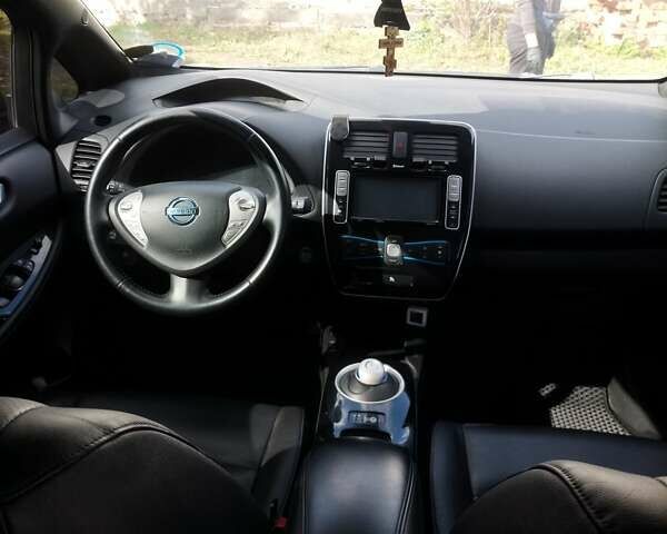 Сірий Ніссан Ліф, об'ємом двигуна 0 л та пробігом 96 тис. км за 7250 $, фото 1 на Automoto.ua