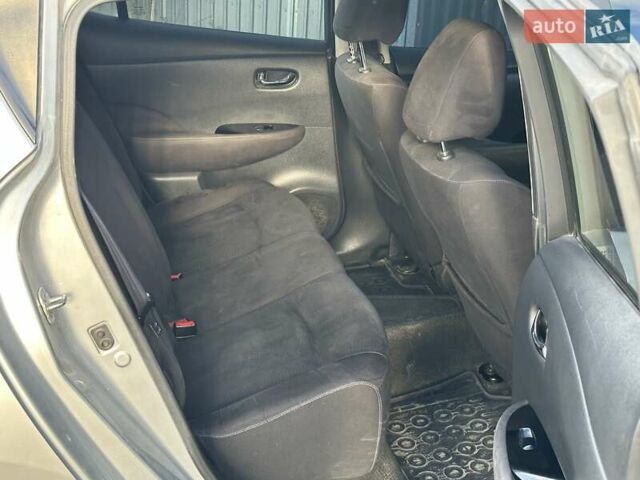 Серый Ниссан Лиф, объемом двигателя 0 л и пробегом 180 тыс. км за 5700 $, фото 12 на Automoto.ua