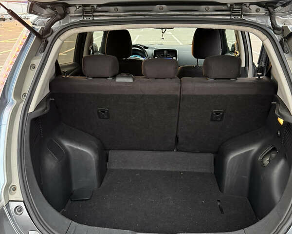 Ниссан Лиф 2013 в Одессе на Automoto.ua Серый Ниссан Лиф, объемом двигателя 0 л и пробегом 180 тыс. км за 5500 $, фото 7 на Automoto.ua