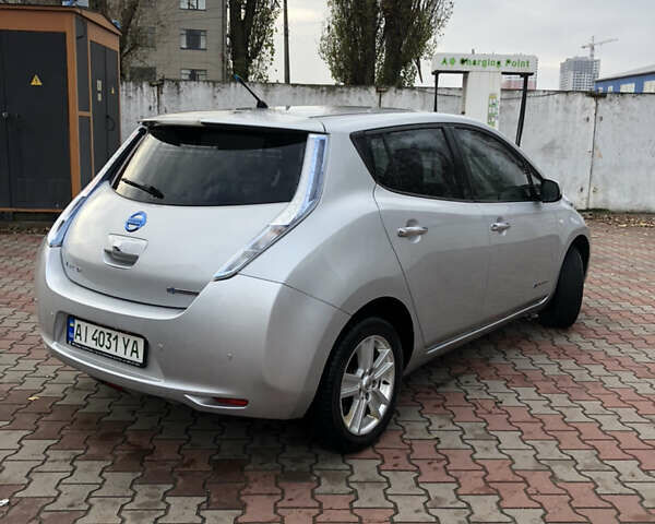 Серый Ниссан Лиф, объемом двигателя 0 л и пробегом 143 тыс. км за 4200 $, фото 5 на Automoto.ua