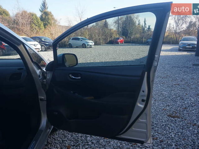 Серый Ниссан Лиф, объемом двигателя 0 л и пробегом 193 тыс. км за 5555 $, фото 35 на Automoto.ua