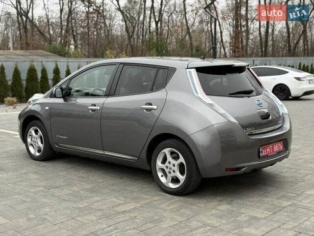 Сірий Ніссан Ліф, об'ємом двигуна 0 л та пробігом 126 тис. км за 5750 $, фото 2 на Automoto.ua