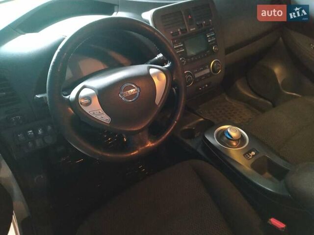 Сірий Ніссан Ліф, об'ємом двигуна 0 л та пробігом 253 тис. км за 4500 $, фото 13 на Automoto.ua