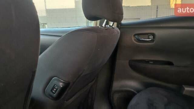 Серый Ниссан Лиф, объемом двигателя 0 л и пробегом 144 тыс. км за 5200 $, фото 11 на Automoto.ua