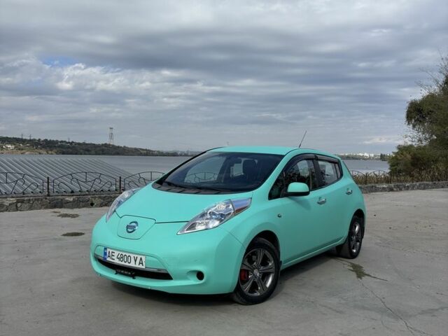 Ниссан Лиф 2013 в Днепре (Днепропетровске) на Automoto.ua Серый Ниссан Лиф, объемом двигателя 0 л и пробегом 163 тыс. км за 5100 $, фото 1 на Automoto.ua