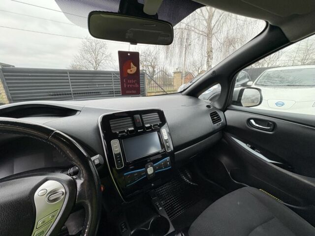 Серый Ниссан Лиф, объемом двигателя 0 л и пробегом 168 тыс. км за 5800 $, фото 20 на Automoto.ua