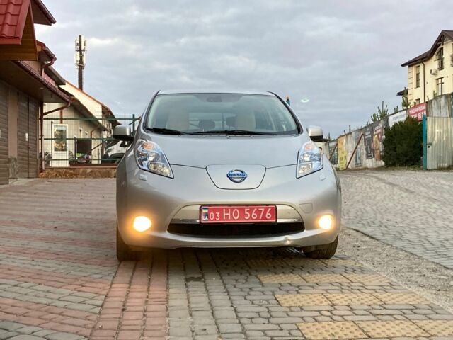 Серый Ниссан Лиф, объемом двигателя 0 л и пробегом 120 тыс. км за 4700 $, фото 2 на Automoto.ua