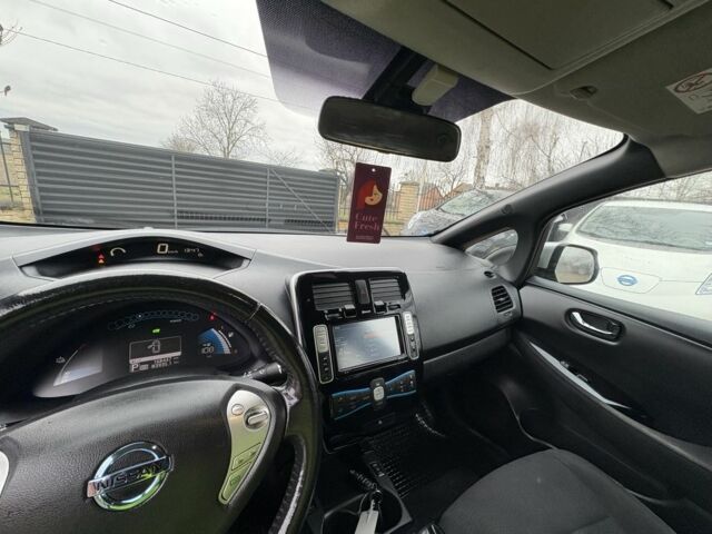 Серый Ниссан Лиф, объемом двигателя 0 л и пробегом 168 тыс. км за 5800 $, фото 22 на Automoto.ua