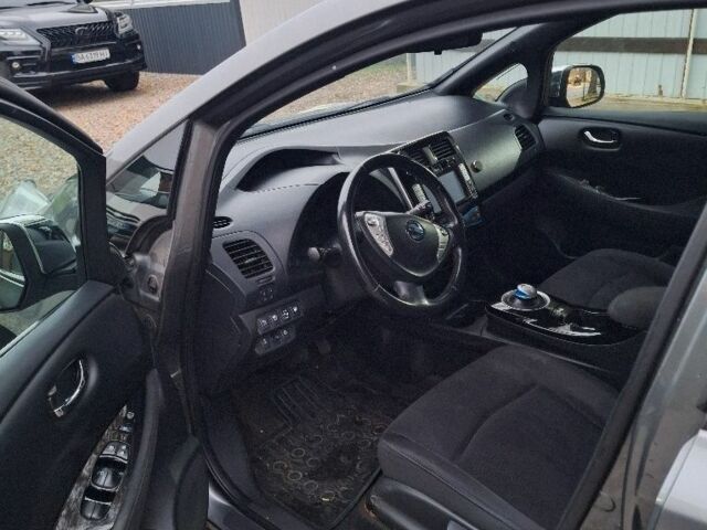 Серый Ниссан Лиф, объемом двигателя 0 л и пробегом 166 тыс. км за 6850 $, фото 6 на Automoto.ua