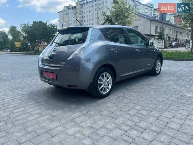 Сірий Ніссан Ліф, об'ємом двигуна 0 л та пробігом 67 тис. км за 5500 $, фото 7 на Automoto.ua