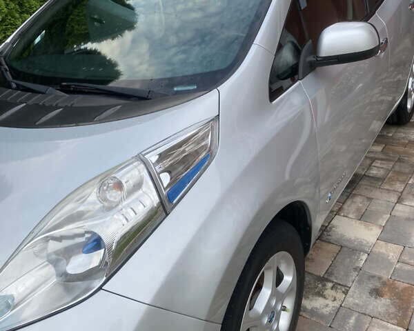 Серый Ниссан Лиф, объемом двигателя 0 л и пробегом 104 тыс. км за 6700 $, фото 14 на Automoto.ua