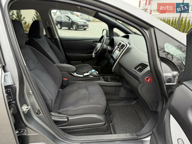 Сірий Ніссан Ліф, об'ємом двигуна 0 л та пробігом 126 тис. км за 5750 $, фото 33 на Automoto.ua